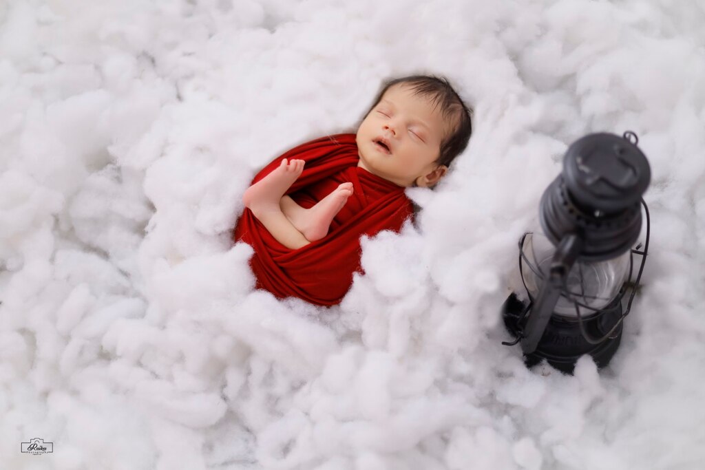 Newborn Snow Theme With Red Wrapping Setup 117